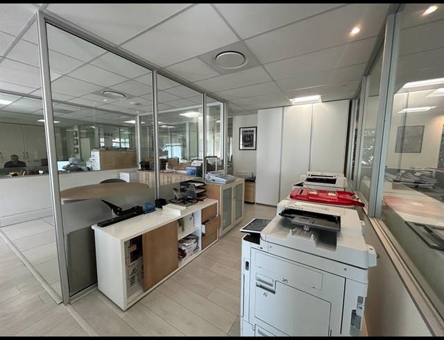 415M² BUILDING TO LET IN NEWLANDS